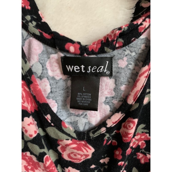 Floral Top - Picture 3 of 4